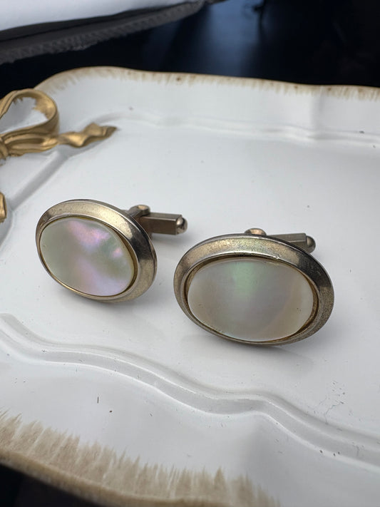 Vintage Mother of Pearl Oval Cufflinks – Classic Mid-Century Men’s Jewelry